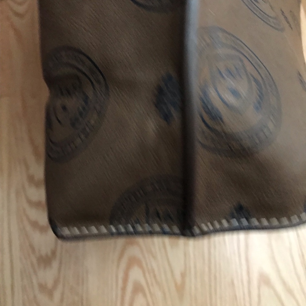 Reversible Abercrombie and Fitch Tote - Picture 5 of 11